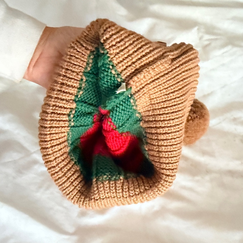 Gucci Stylish Tan and Green Beanie - Picture 3 of 3
